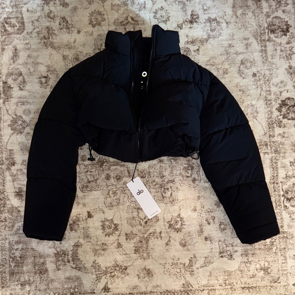 ALO Black Puffer very cropped Jacket